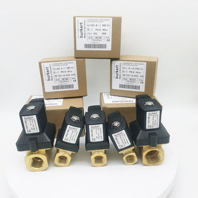 220V Burkert Solenoide DC Voltage Valve Pressione di gamma 0-10 Bar '00126201