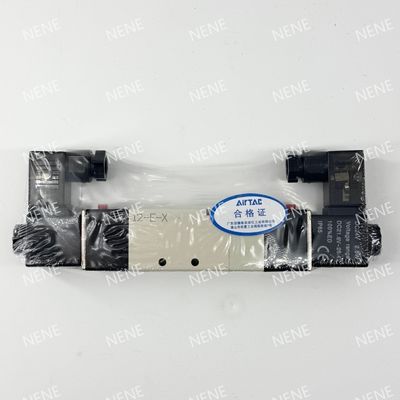 4V230C-08 Valvola elettromagnetica AIRTAC per fluidi di precisione Regolamento 5 porta posizione 3