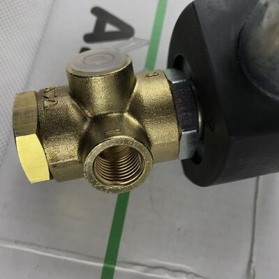Valvola a solenoide ASCO a tre posizioni a due vie EF8320G174