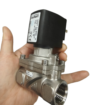 Valvola solenoide a corrente alternata 230 V con orificio di 13 mm, adatta a sistemi pneumatici e idraulici 00221970