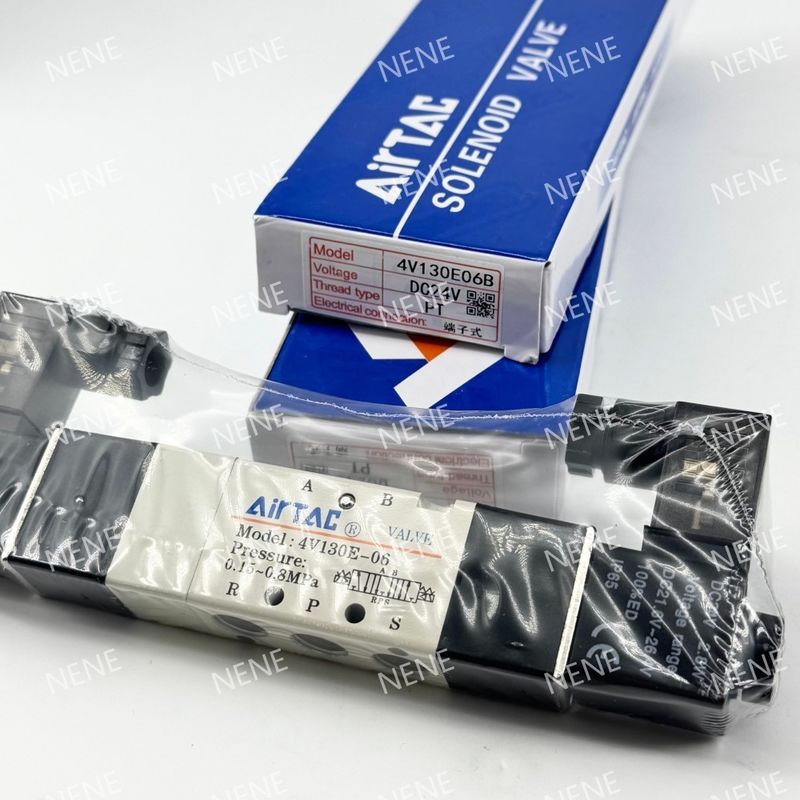 AIRTAC 4V230E-08 Valvola solenoide 24DC Voltaggi per applicazioni industriali